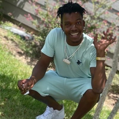 AlexPaperchaze1's profile picture. 💯Patients is key Chances makes champions🩸slip/slide