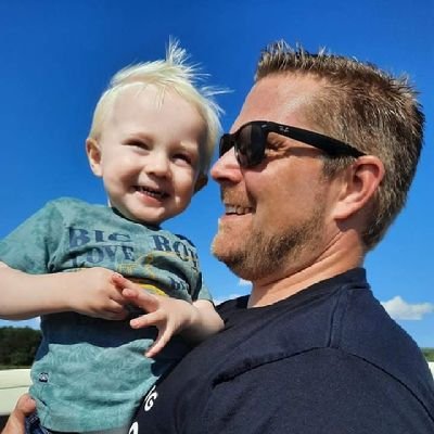 r_Lykkehus's profile picture. 