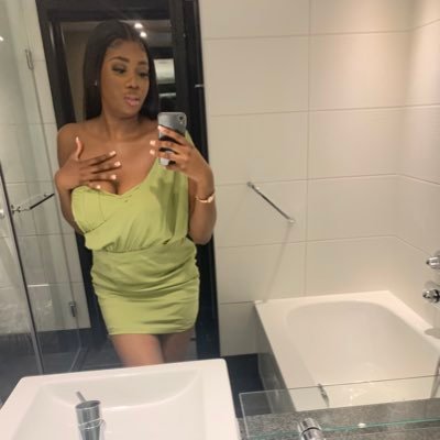 teeizixo's profile picture. it’s not me