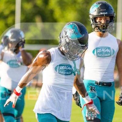 Slot Receiver and Defensive Back 5’9 165 3.0 gpa 4.43 40 Class of 2023 email: fantzion5@gmail.com number : 3368147392