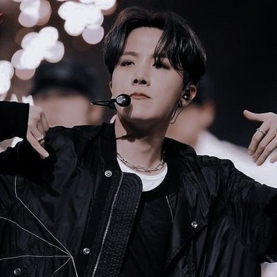 world dominatión= bts
paved the way= bts
pop titans= bts