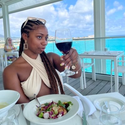 NJ Skincare Specialist | Owner @urbanglowcos ✨| TempleU Alumna | Beauty + Lifestyle Content Creator