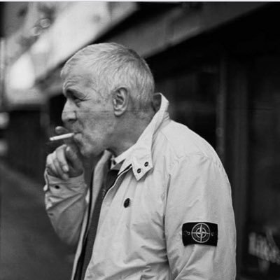 VIEUX_SQUALE's profile picture. vieux con aimant le poker, la psychologie humaine et (plus)l'alcool .Accessoirement, tente desespérément de former des futures infirmières #1892  #highheels 👠