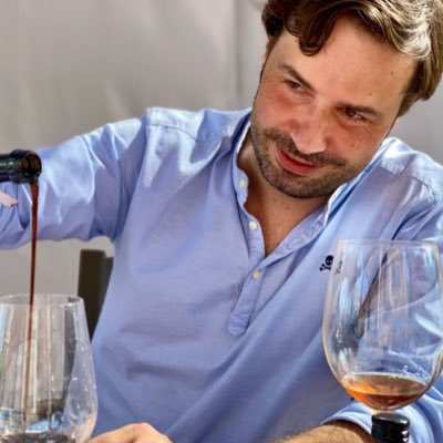 European Oenology & Winemaking PhD 🍇 Oenology Degree 👨🏻🎓 MsC Degree 👨🏻🎓 Spanish best Oenology student Prize 🏆