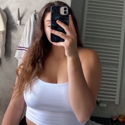 sbbwsnat's profile picture. 🍜