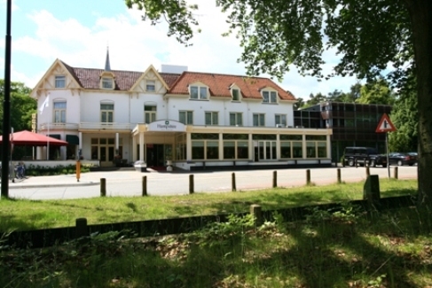 Hampshire Hotel Apeldoorn ligt aan de rand van de bossen midden op de Veluwe
055-3554555
http://t.co/PQMvUqrki1