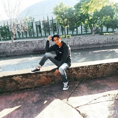 lunakirito13's profile picture. fuck