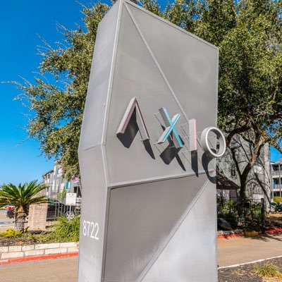 1,2,& 3 BdRm homes & townhomes, Basketball & Tennis Court, Sand Volleyball, Playground, what more can you ask for! Schedule a tour today at Axio! (210) 247-4242