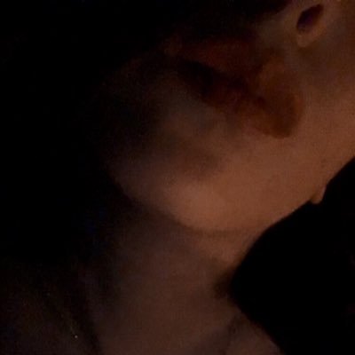 seksdrella's profile picture. 26 yaşında sıradan bir kızım, tabii seks konusunda değil. 😏 I’m a girl who is ordinary and 26 years old. But I’m also extraordinary about sex. 🙈