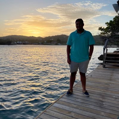 ErikLarios503's profile picture. No se que hago aquí #VLV