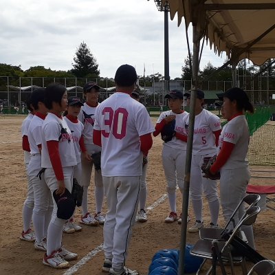 #新入部員募集 少年野球女子が活躍できる環境や ソフトボールができる環境を残す。 佐賀県には小学生ソフトチームが ほとんど無いから、みんな中学初心者🔰 基礎・基本から指導します‼️ 育成中心 体験・見学いつでも🆗 🐧募 集 小６〜中３ 🐧練習生 小１〜小５ 🐧活 動 土日休※週2日 🐧会 場 天徳Ｇ