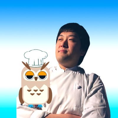 YouTuber。画面右の髭面。料理担当。パティシエ。旦那。