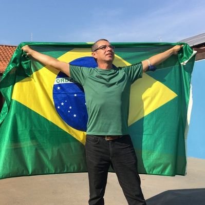 Brasil acima de tudo, Deus acima de todos.