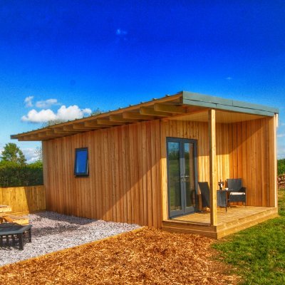 Perry's Paddock is 3 large glamping POD's with central heating, superking size beds, and ensuite shower rooms. Based in Paulton near Bath, Bristol, and Wells