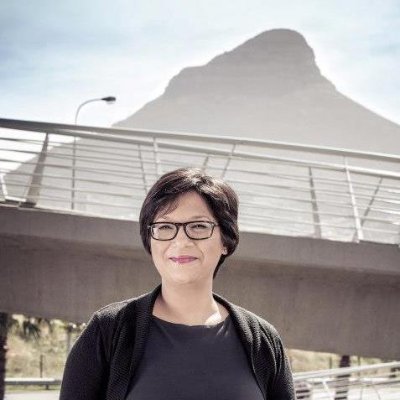 RowenaInCPT's profile picture. Proud Capetonian. Mother, wife, sister and friend. Lover of good food, good wine and the good life, wherever I find it. Oh, also good communication.