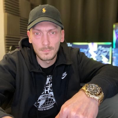 Streamer on Twitch | Instagram: https://t.co/ewhlJRtH1l l Business: cremeius.business@gmail.com