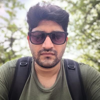 Old school | chai premi | DIY guy | hiker | rookie gardener | wannabe poet | cinephile.
Curious about cultures, behaviors and businesses.