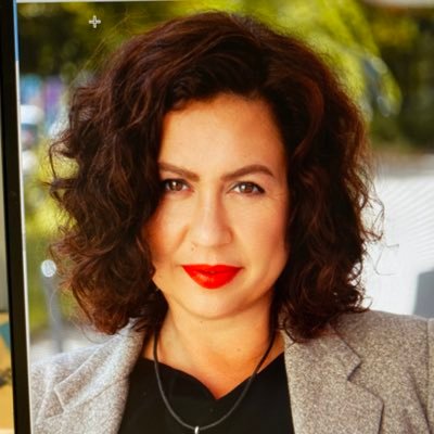 magdalenaziome3's profile picture. Co-CEO #smartdecoop