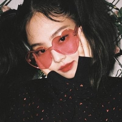 a.⁴ Profile