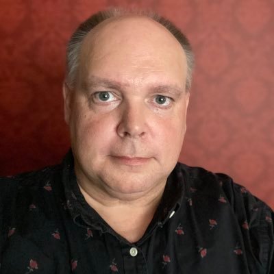 Digital Designer + Inclusive Experience Designer. Innovation and organizational learning professional, with adult learning experience. MDes and RGD member.