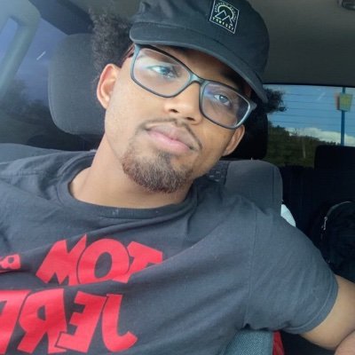 JayC403's profile picture. Currently in a Computer Tech role | Aspiring ☁️ Architect | Web Developer | The World is Yours. 🌍 #NLH #cloudengineer #blacktechtwitter #computertech