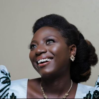 Wardrobe stylist. C.E.O of Dawani Styles 👠..Voice of the voiceless Orphans.
https://t.co/nbzXZUskL1