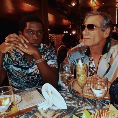 6figz12021's profile picture. 👑