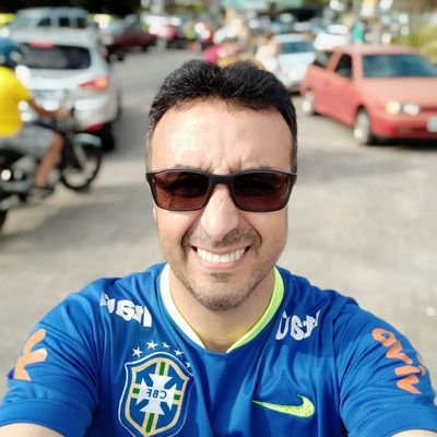 De Direita.
Brasil acima de tudo!
Deus acima de todos!
