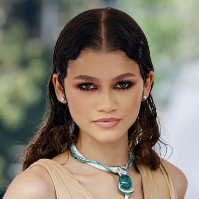 Sua principal, maior e mais completa busca de notícias sobre a atriz, cantora, produtora e Emmy Winner @Zendaya. | Fan Account | 🇧🇷