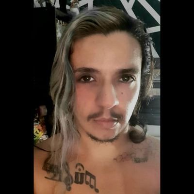 O_Trans_Lucido's profile picture. Filho da preguiça, da Casa LGBT, Primeiro do Seu Nome, o Não Cis, Rei do Sarcasmo e da Ironia, Khal da Cultura Geek, e Quebrador de Estereótipos
(Ele/dele)