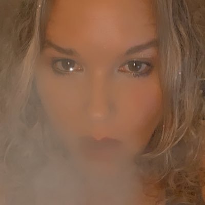 Cannabis Advocate/Rising Influencer. Open for collabs/promos/sponsorships, cannabis related only! I 💚 Tarot, witchy things, coffee, my pets, and bong hits. 💨