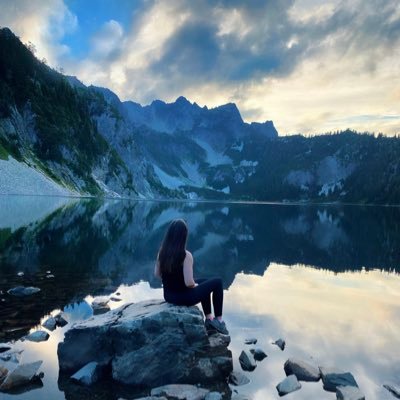 ash_____af's profile picture. UW 👩🏽‍💻🔮💜📚