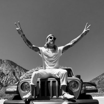 shoottokiill2's profile picture. I spent a lot of time on this bio, what a waste! I’m here to serve street photography & travel photography. Hopefully trigger some emotion 😜 IG @shoottokiill