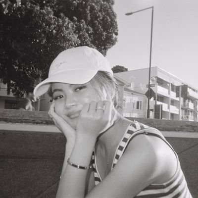 ItsFergielyn's profile picture. c'est la vie 
|| IG: @ftmc_ ||