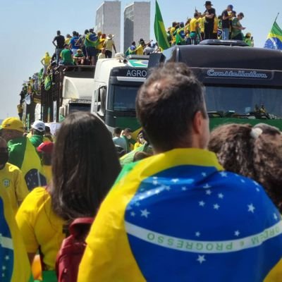 Patriota, que não se curva ao establishment nem ao politicamente correto! Aqui é pokas...