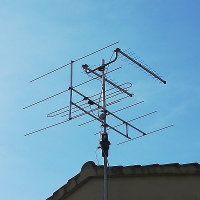 DXer in Corsica, QTH: Bastelicaccia (JN41JW). 📻📺 Interest for AM, FM, ATV, DAB and DTV signals Tweets en français, sometimes in English, 22 y.o