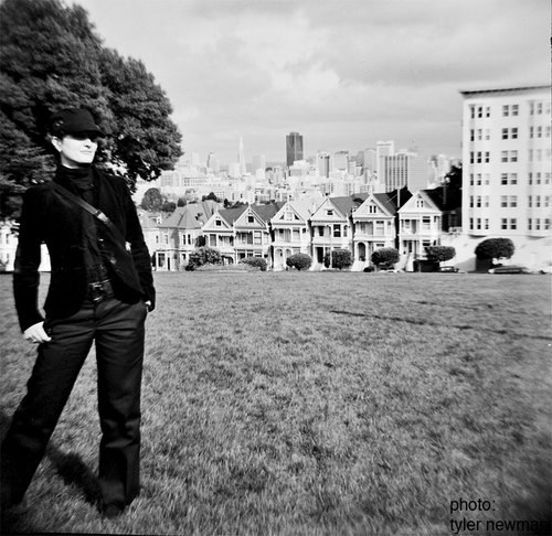 _radiobabe's profile picture. #lovemusic #makeartnotwar