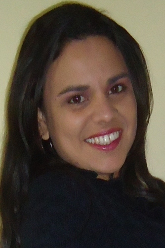 Olá galerinha linda! Sou Alessandra Queiroz, adoro minha família, amo meus filhos e apaixonada pelos meus pirralhinhos do CEIQ.