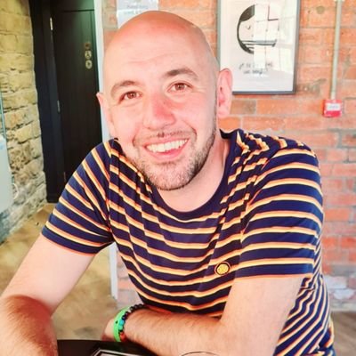 Dad.🌹Labour Cllr for Ramsbottom. NHS Fundraiser for 💙 MFT. 🔴⚪⚫ MUFC, 🌹🏏LCCC & 🦁🦁🦁 England fan. 🌱Vegan. 💛 Autistic.