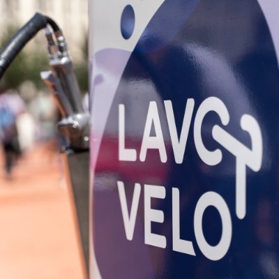 Solution de lavage innovante et écologique pour laver un #vélo en trois minutes, avec une technologie adaptée, des lessives bio et un #recyclage de l'eau.