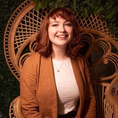 itSarahSchwartz's profile picture. sexy grandma • she/her