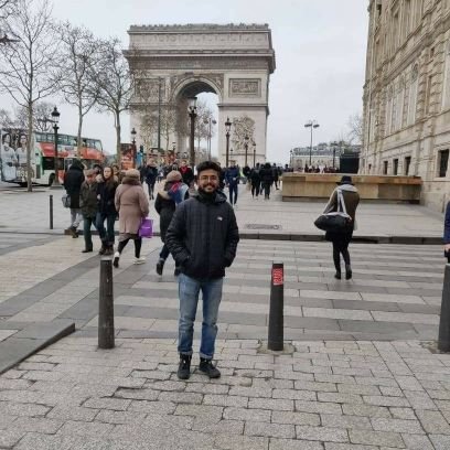 mosalah_dosa's profile picture. रूठा हुआ है हमसे, इस बात पर ये ज़माना, 
शामिल नहीं है अपनी फितरत में सर झुकाना ll

Kindness is contagious, be kind!!

Liverpool FC ❤️❤️