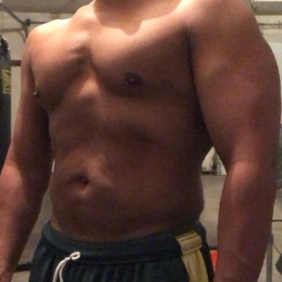 Fit bottom LOVES to serve other fit dudes through gloryholes. Awesome if you are married and have a gf and sneak out for down low service, give me your load!