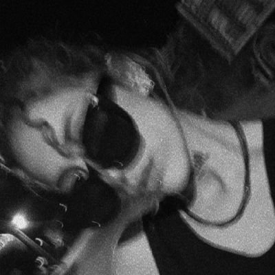 sedefkarabenim's profile picture. Ben yürüyen depresyonum