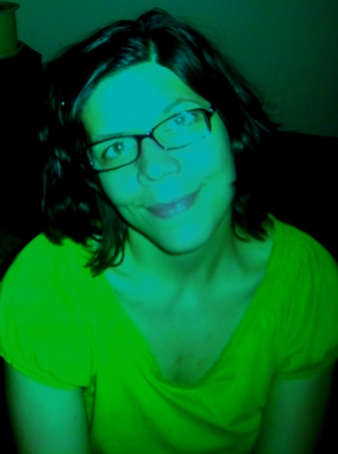 ChicagobLeN's profile picture. Wife, mom, community person. ❤️TV, music, food, gardening, wine, and all related to home renovation and design. WIP.