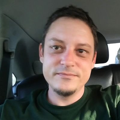 Davidern747's profile picture. Here to troll turncoat turds.