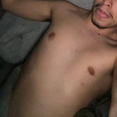 19yr. dm if you wanna worship and rate my my dick don’t be shy at all 😌