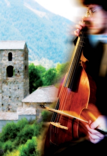 Cicle de Concerts, Vall de Ribes, Ripollès. Promou la descoberta de cultures a les quals tenim poc accés, a part de la música pròpia dels Països Catalans.