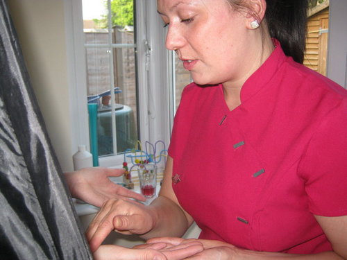Mobile Beauty Therapist, specialising in Siennax spray tans, working in West Midlands.