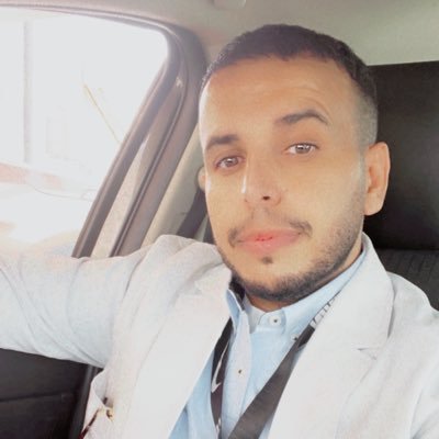 طبيب اخصائي باطنيه مستشفى الملك خالد بنجران ، محب للعمل التطوعي ، مصور ، و قارئ.هذا الحساب شخصي ،ستجدون بعض من شخصيتي في كتابتي
